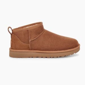 NWT CLASSIC ULTRA MINI UGG IN CHESTNUT